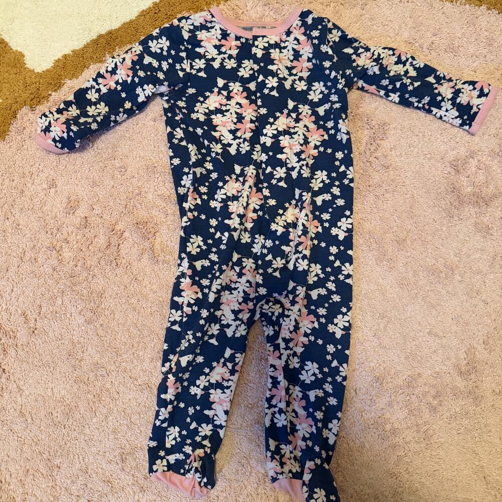 Magnetic Me 3-6 Months